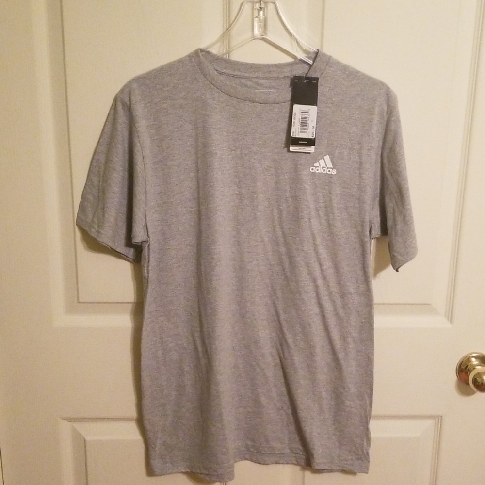 Brand new men's tee!!